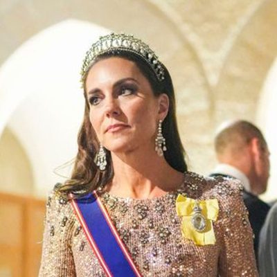 Kate Midelton with The Queen Mary Lovers Knot Tiara in Jordan Royal Wedding 400x400 1