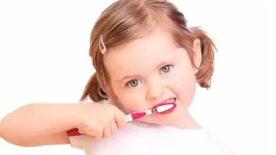 همه چیز درباره مسواک زدن کودکان