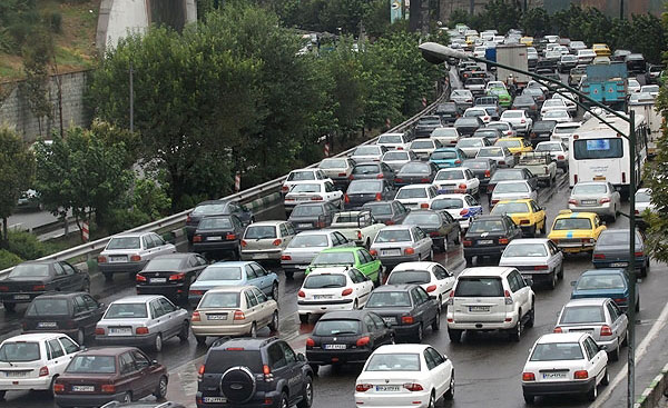 خودرو‌های پاک‌تر در روز‌های آلوده اجازه تردد داشته باشند
