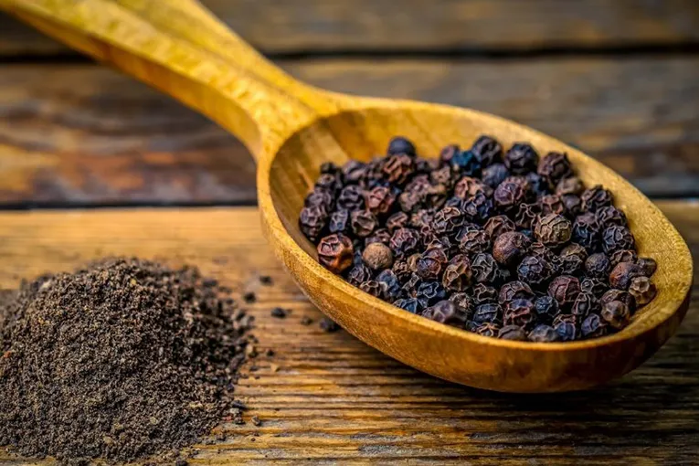 این ادویه تند سلامت روده را تضمین میکند 2 سیاه