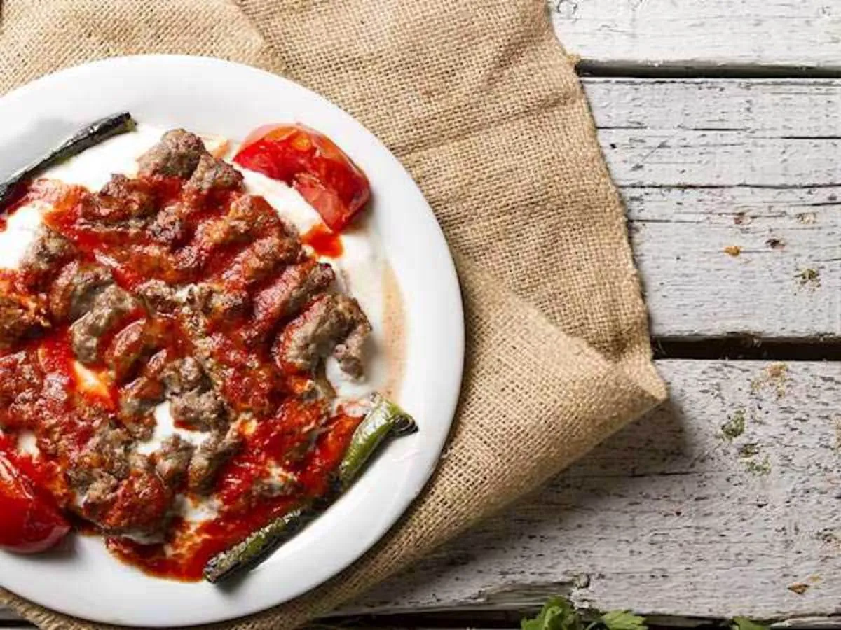 طرز تهیه اسکندر کباب خوشمزه ترکیه‌ای