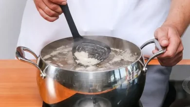 کف هنگام پخت گوشت را دور بریزیم؟