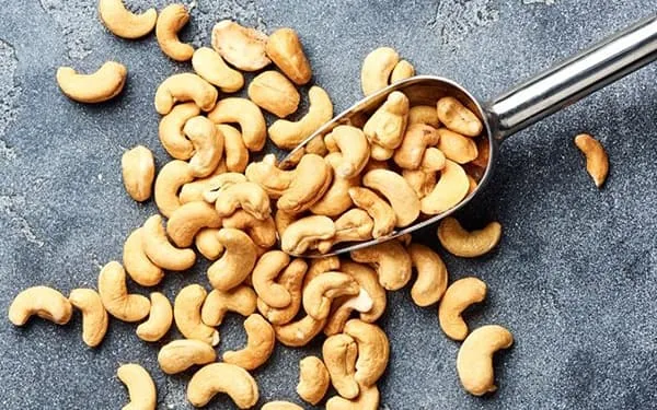 خواص بادام هندی برای زنان ۱۰ خاصیت