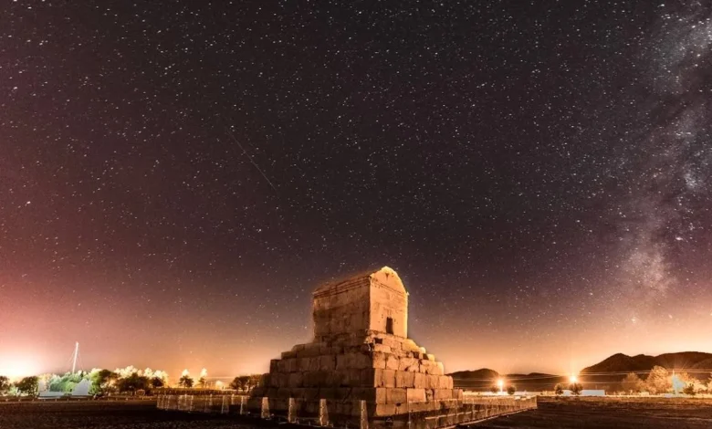 مقبره‌ی کورش