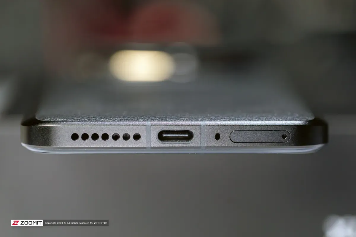 چرا نباید از کابل‌ های USB اماکن عمومی استفاده کنیم؟1