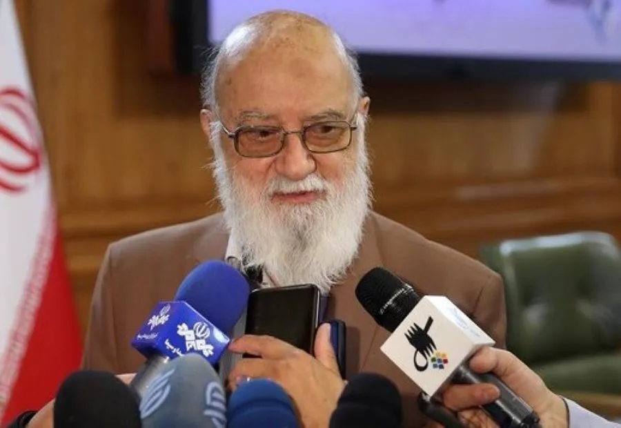 چمرا چراغ‌های راهنمایی و رانندگی به پنل خورشیدی متصل هستند