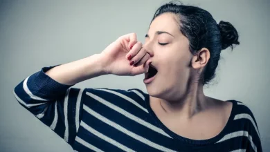 آیا خمیازه کشیدنِ زیاد مشکل دارد؟