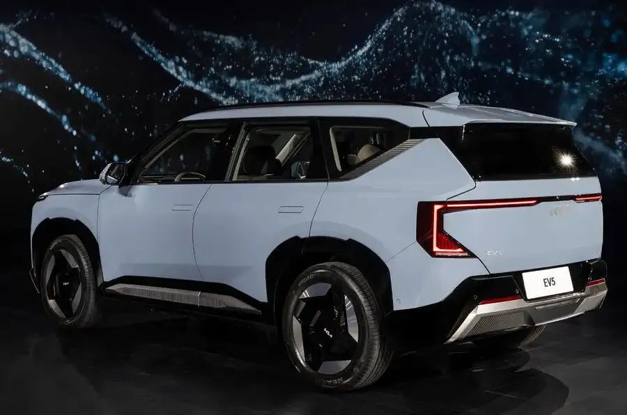 جدیدترین خودروی برقی کیا