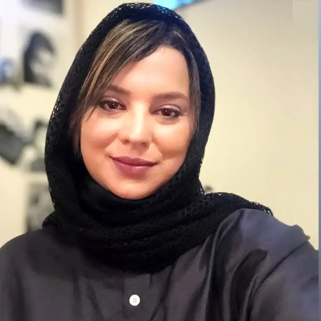 روشنک عجمیان2
