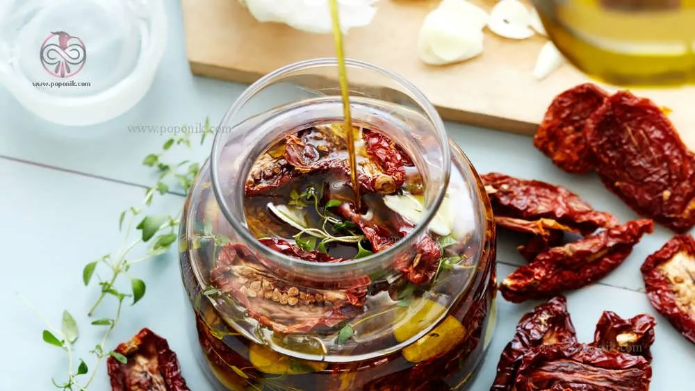 طرز تهیه گوجه فرنگی خشک در روغن زیتون؛ چاشنی خوشمزه