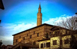 Arslanhane Camii ve Turbesi 4 768x495 1