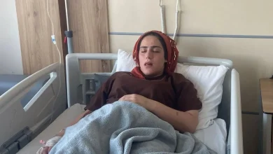 این زن در هر ثانیه یک عطسه می‌کند فیلم