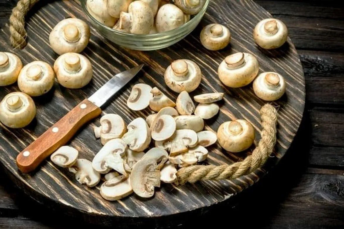با این روش قارچ را تا یک سال بدون سیاه شدن نگهداری کنید1