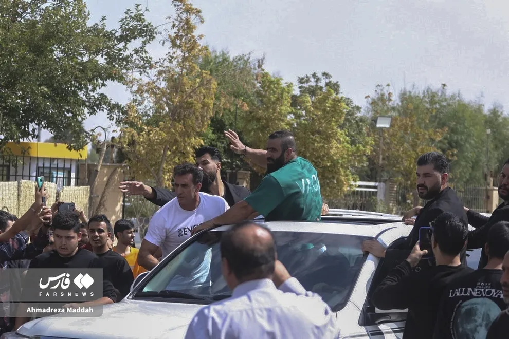 استقبال از هادی چوپان در شیراز (عکس) 3 تصاویر استقبال از هادی چوپان در شیراز10