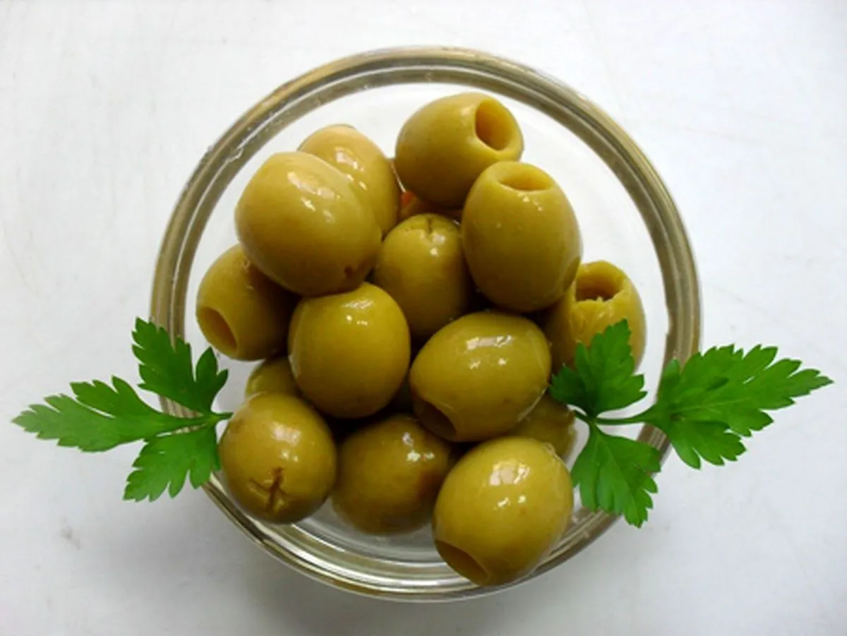 زیتون شکسته بهتر است یا سالم درسته؟1
