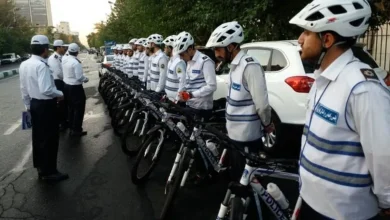 پلیس ها دوچرخه سوار می شوند
