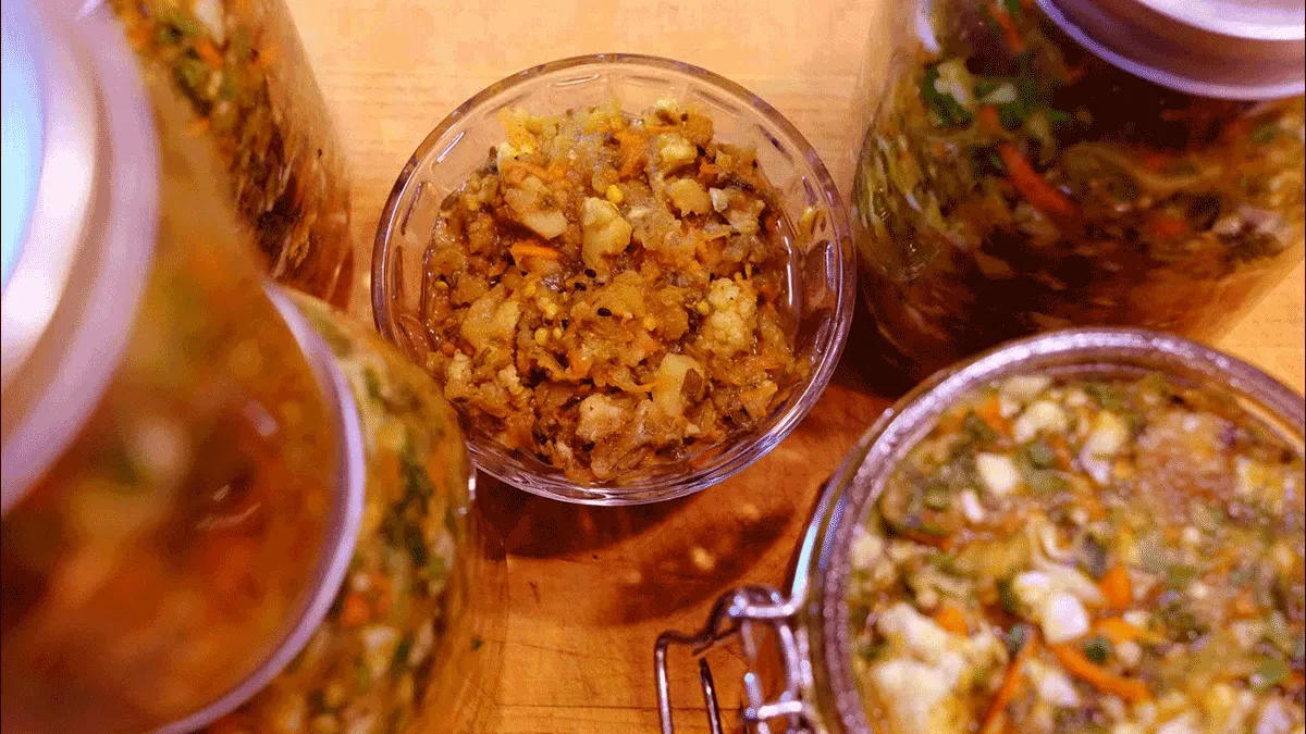 طرز تهیه ترشی لیته چرخ شده گل کلم با طعمی متفاوت