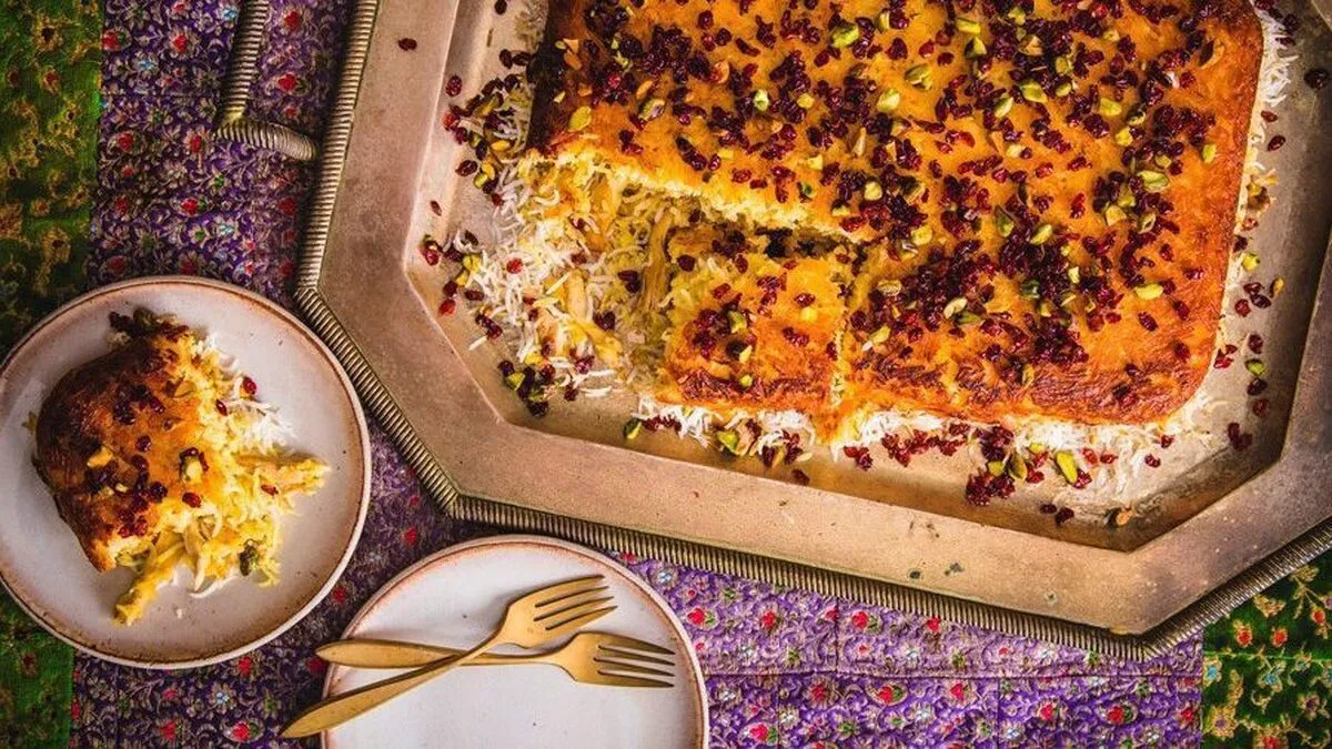 طرز تهیه ته‌چین مرغ و گشنیز1
