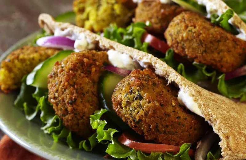 طرز تهیه فلافل خانگی به روش ساندویچی‌ ها1
