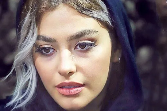 موتورسواری ریحانه پارسا در خیابان‌های استانبول 2