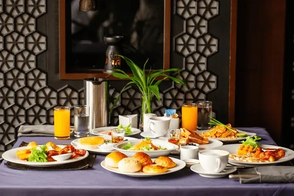 چیدمان میز صبحانه1