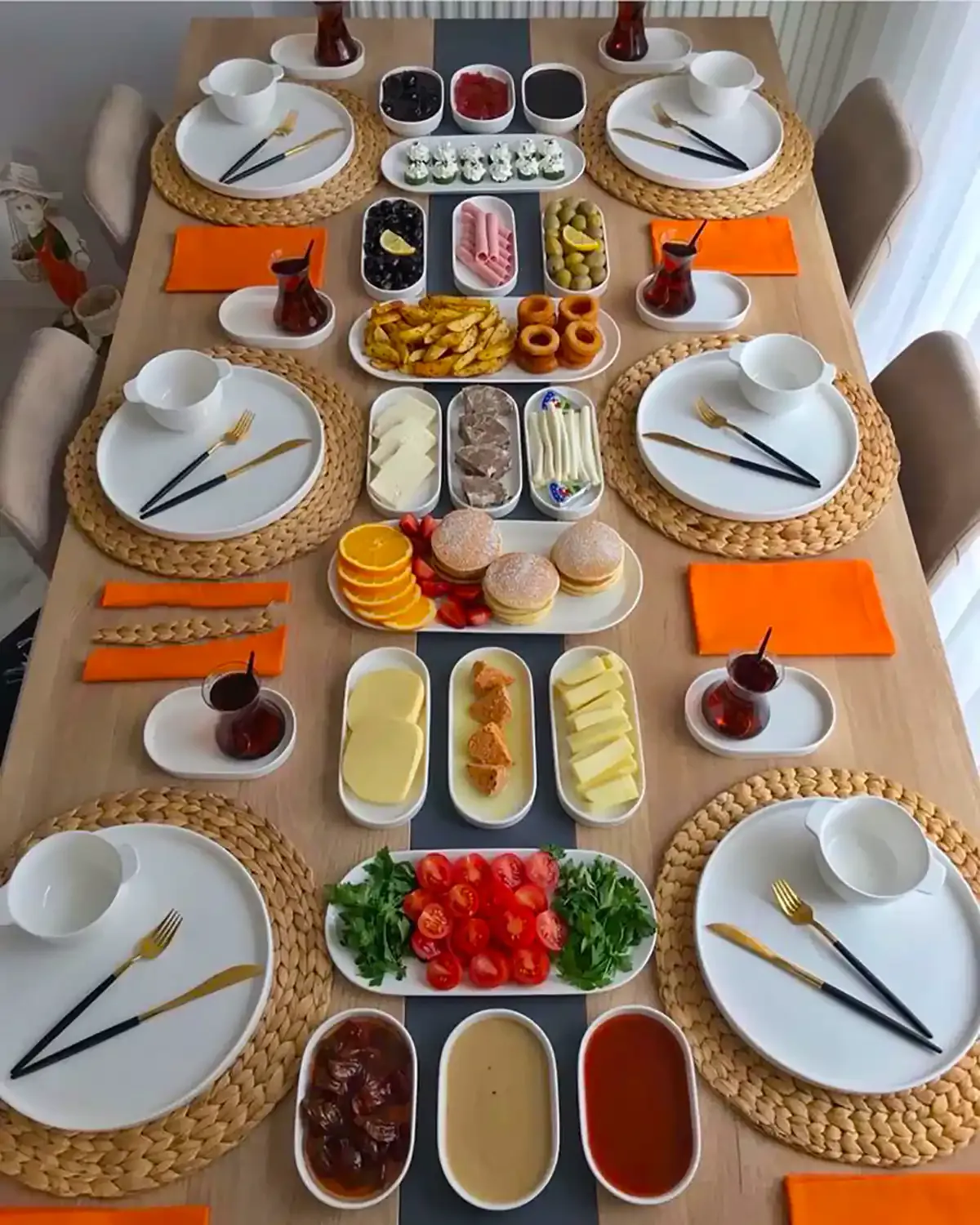 چیدمان میز صبحانه8