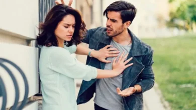این ۷ رفتار ناخودآگاه شما را از دیگران دور می کند