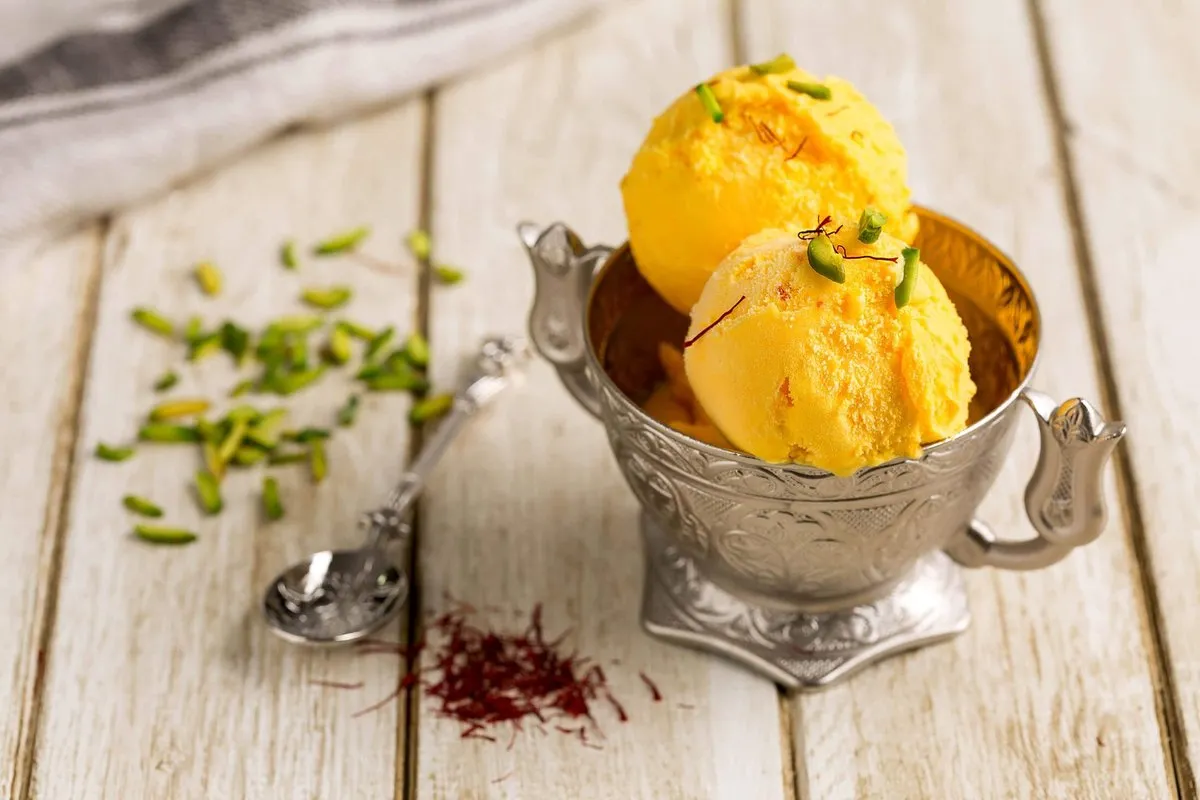 طرز تهیه بستنی زعفرانی همانند بستنی فروشی‌ ها1