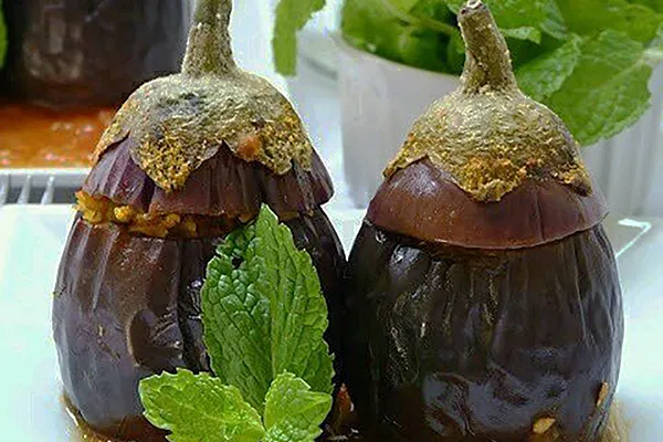 طرز تهیه دلمه بادمجان با رب انار2
