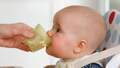 نوازادان چقدر باید آب بخورند؟