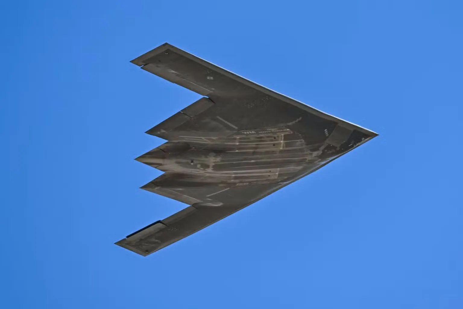بمب افکن B-21 Raider