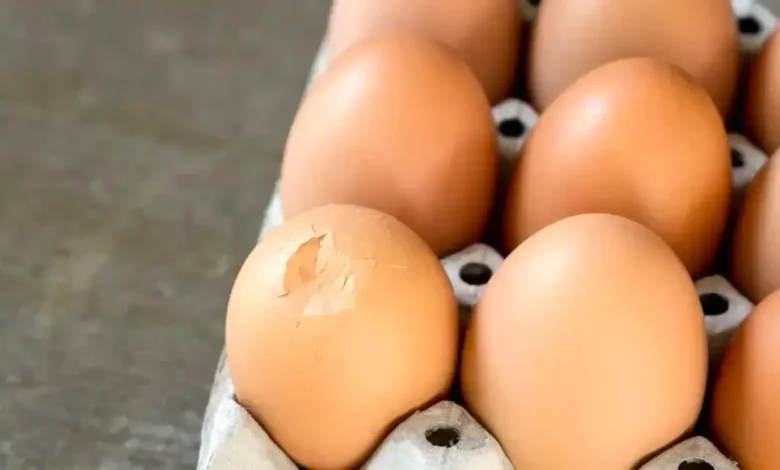 تخم‌مرغ ترک‌ خورده