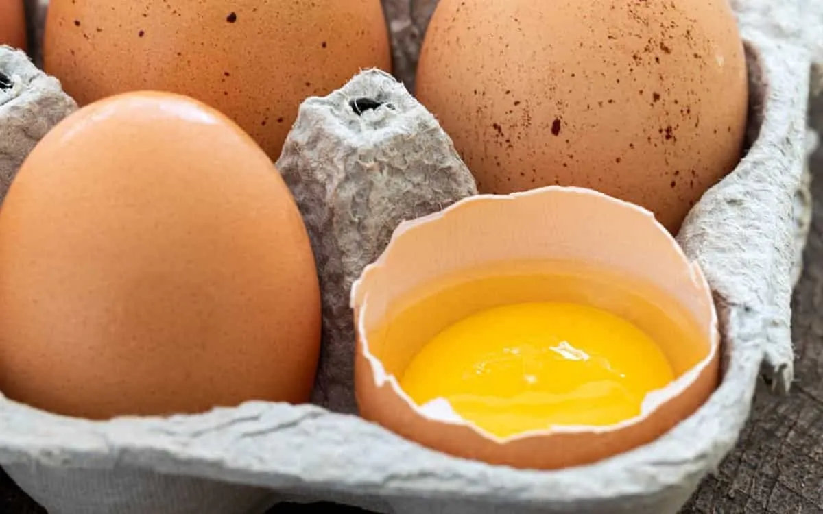 تخم‌مرغ ترک‌ خورده