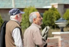 این گروه از بازنشستگان منتظر افزایش حقوق باشند