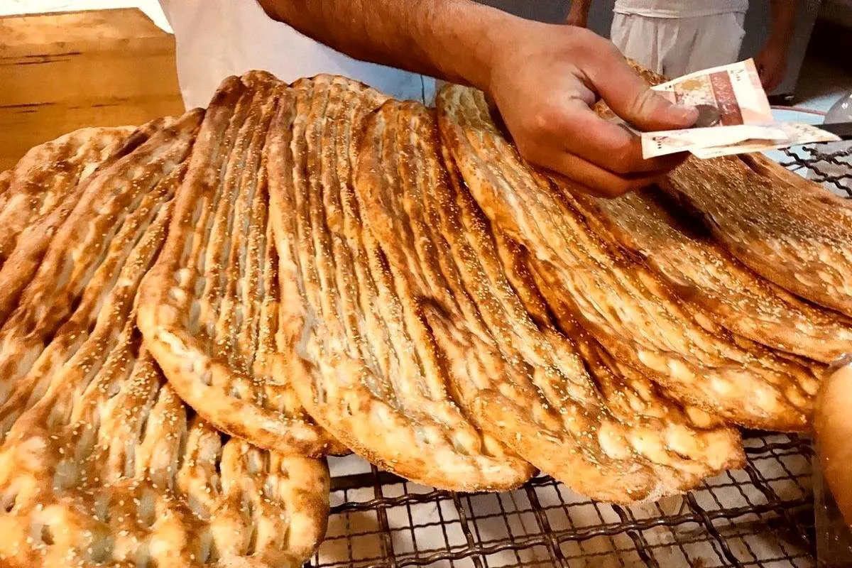 هر ایرانی سالانه چند کیلو نان می‌خورد؟