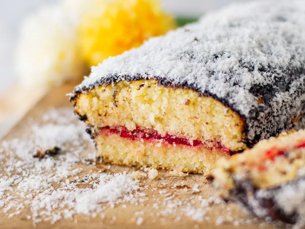 کیک لامینگتون