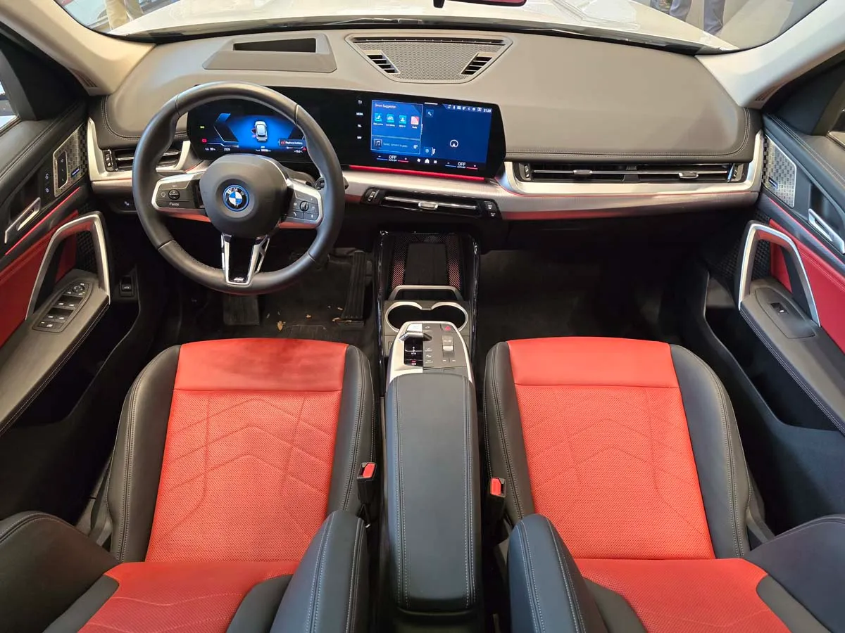 ابعاد و طراحی بدنه ب ام و ix1