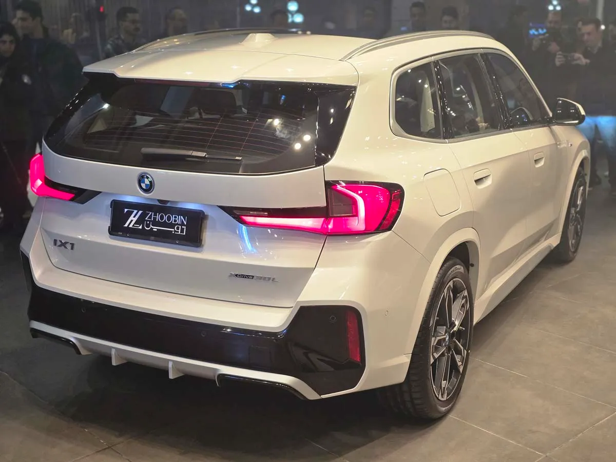 ب ام و ix۱ خودرو