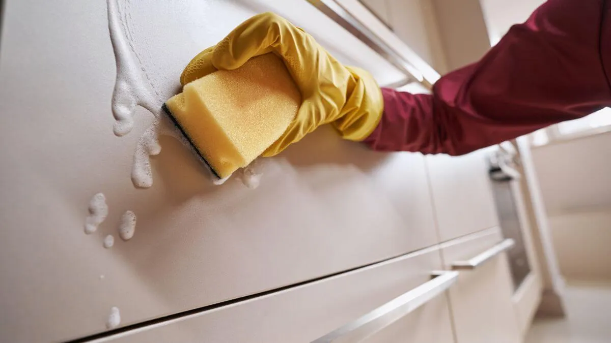 تمیز کردن کابینت‌