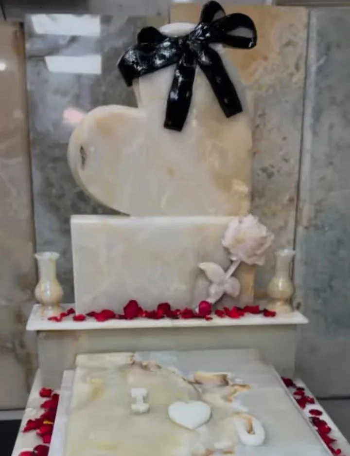 سنگ قبر ولنتاینی