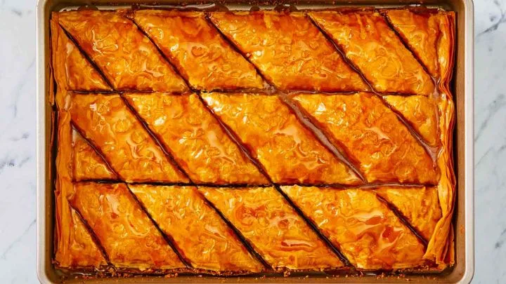 طرز تهیه باقلوا یزدی ویژه عید نوروز