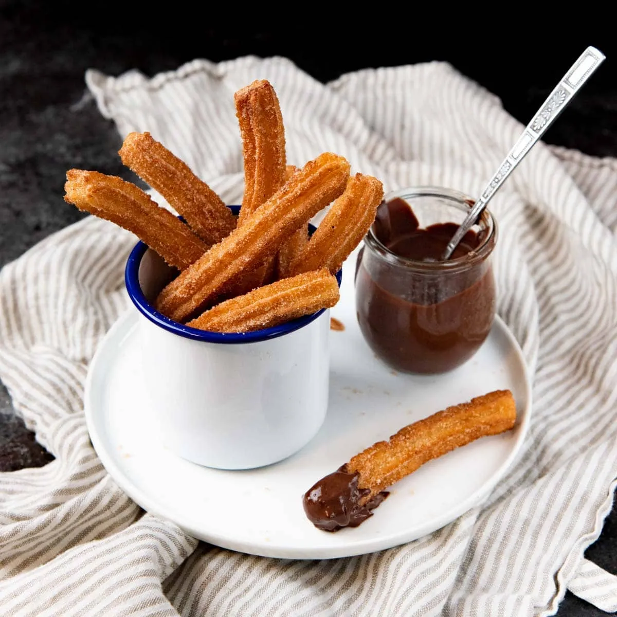 طرز تهیه شیرینی چوروس اسپانیایی
