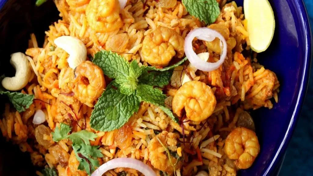 طرز تهیه میگو زعفرانی با پلو فیلم