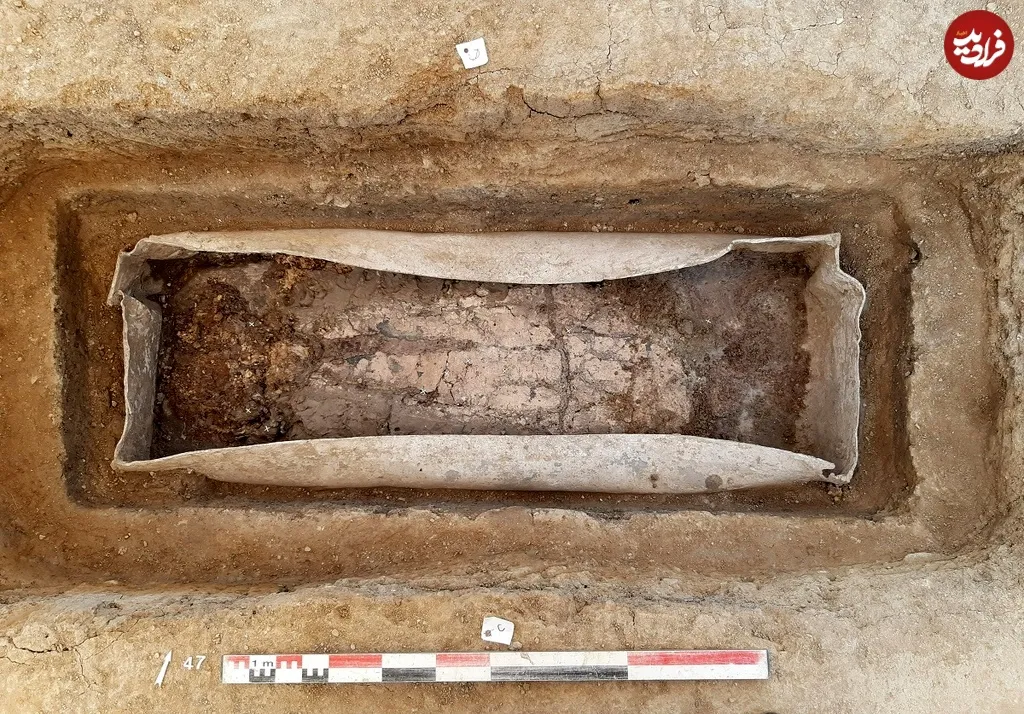 کشف «لباس طلایی» از یک قبر 1500 ساله (+عکس)3