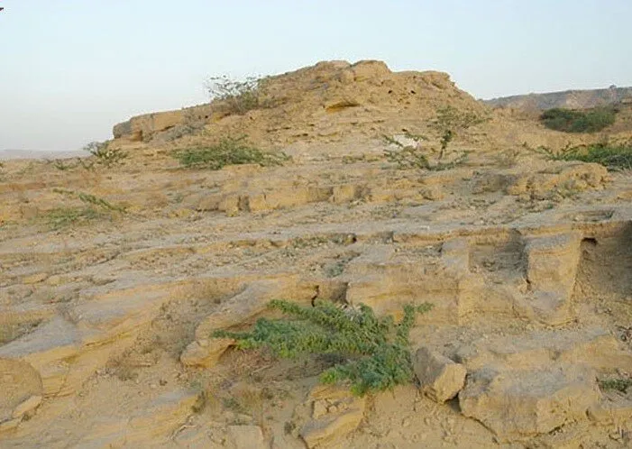 این روستای ایرانی مدفن اجنه است عکس1