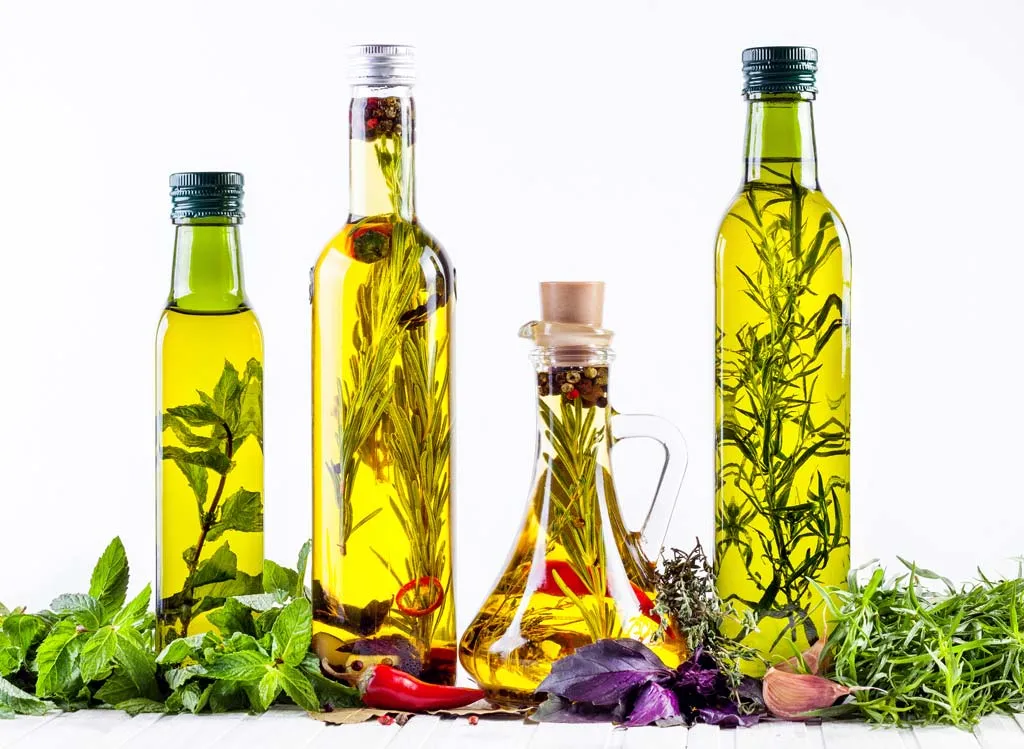 آشنایی با 8 روغن‌ طبیعی و کاربرد آنها برای زیبایی