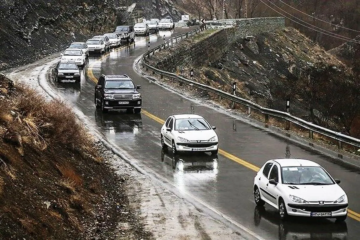 بارش باران و ترافیک