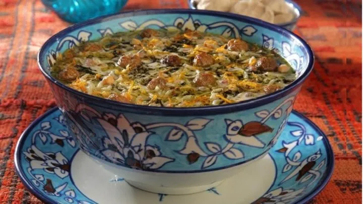 طرز تهیه آش رشته کرمانی
