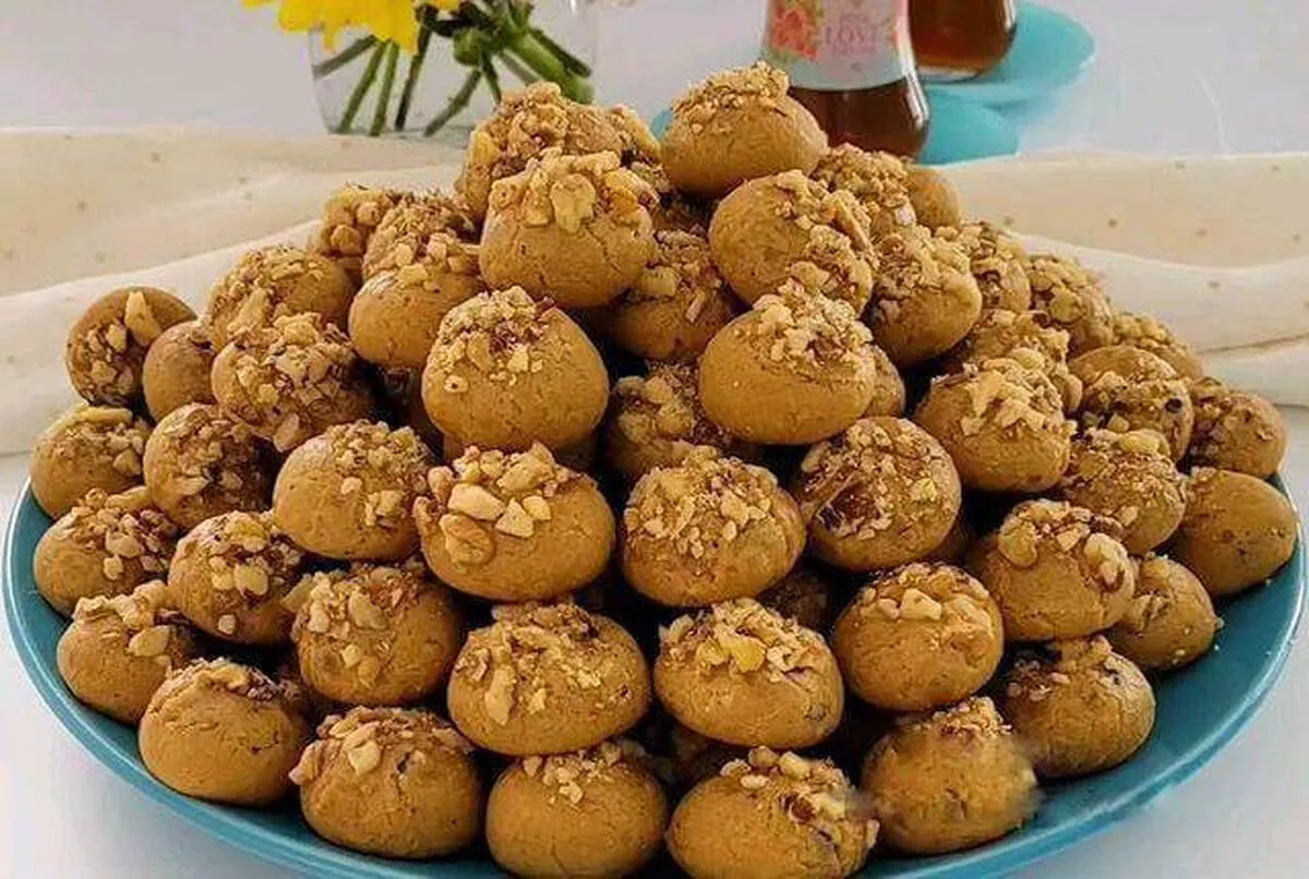 طرز تهیه شیرینی گردویی با شکر قهوه‌ای مناسب نوروز1