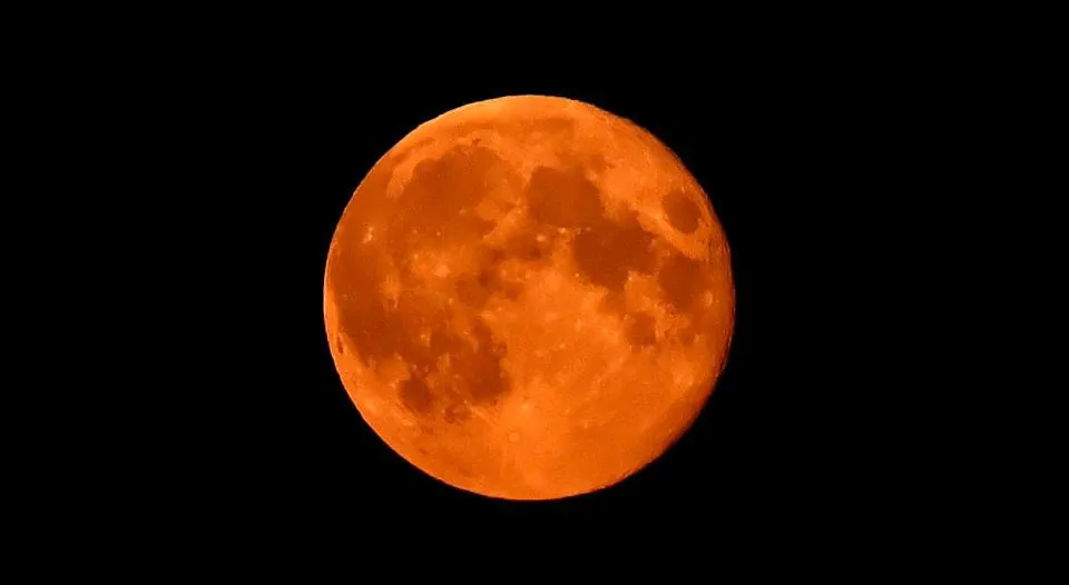 پدیده ماه خونین اواخر اسفند در آسمان رخ می‌دهد1